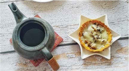 Mushroom Masala Tart with Tea